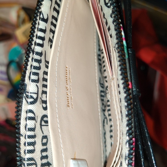 JUICY COUTURE wristlet - Picture 3 of 4